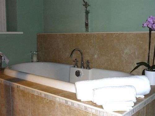 Alpine Lodge Guest House Buxton  Ngoại thất bức ảnh